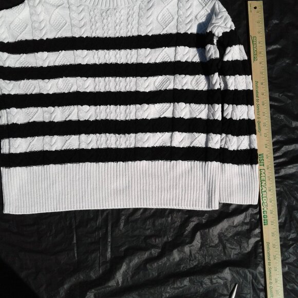 $5/25 Tahari Striped Sweater M - Picture 5 of 7